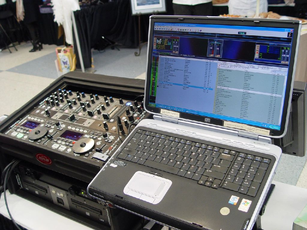 OBX DJ Standard Setup at 2011 Outer Banks Wedding Expo