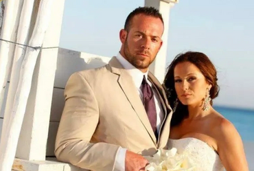 Sunless Tanz clients in Katy, TX with a flawless spray tan glow during their wedding photoshoot.