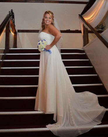 Glowing bride in Katy, TX with a radiant spray tan during her wedding photoshoot with Sunless Tanz.