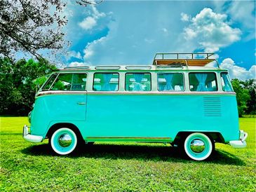1972 Vintage VW Bus 
