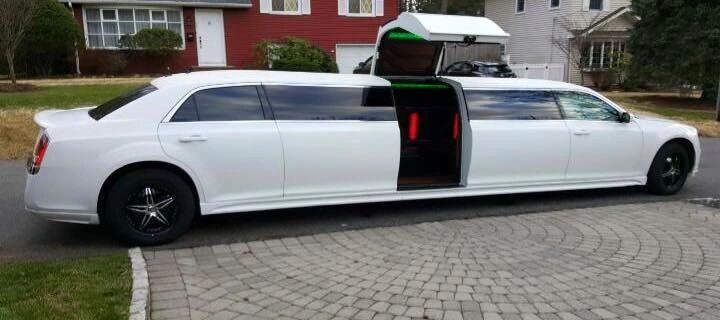 10 to 12 Passenger Chrysler 300 1