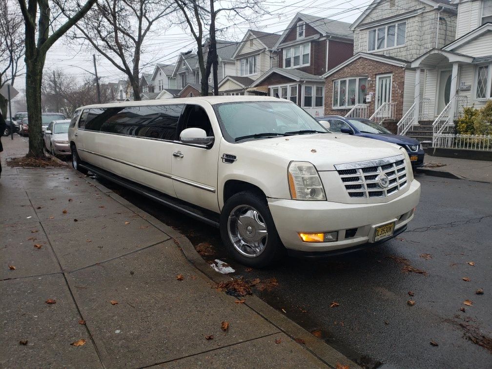 Limos & SUV Limos