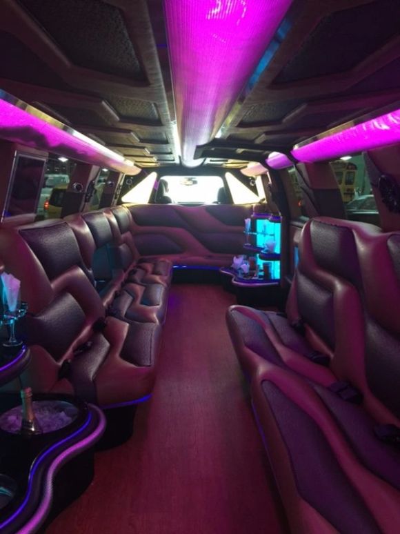 10 to 12 Passenger Chrysler 300 2