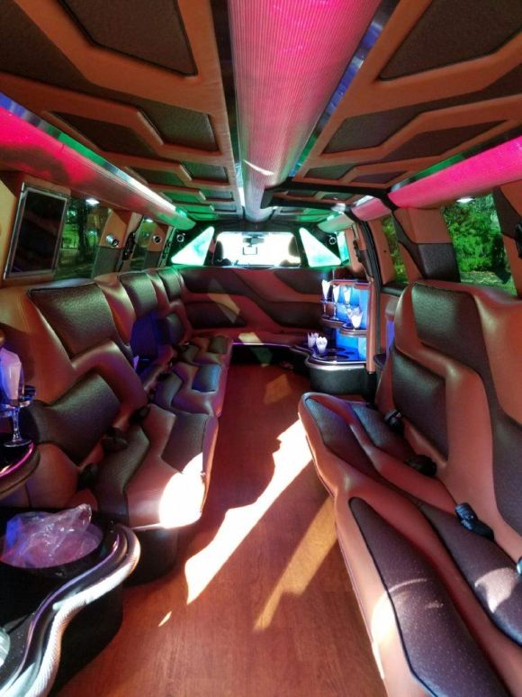 16 Passenger Escalade 3
