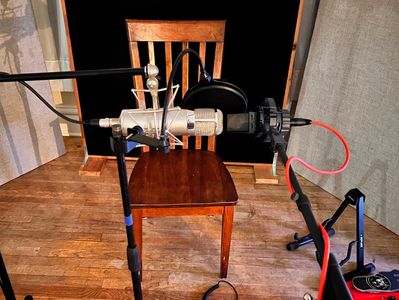 Take a seat! Check out the artists who have stopped by Vibehouse for their project. 