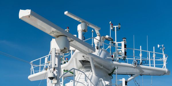 Navigation and radar equipment and antenna on the mast of ship