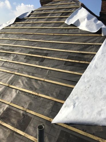 New Roof. Roofer. Roofing