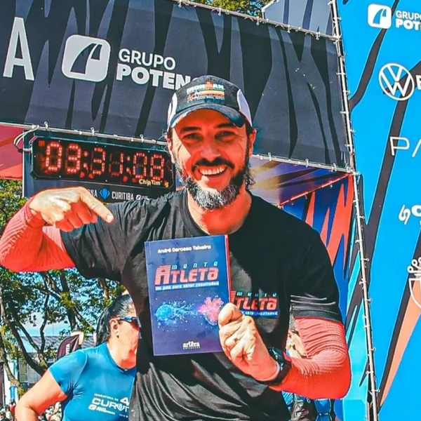 Chegada na Maratona de Curitiba comemorando lançamento do livro.