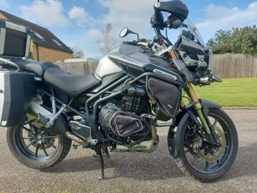 triumph explorer top box
