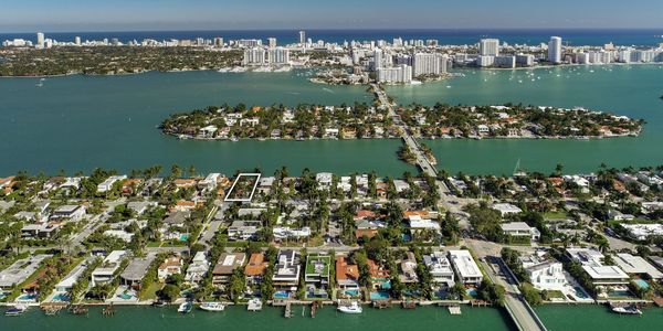 luxury homes for sale on Venetian Islands, Miami Beach - by top realtor Nelson Gonzalez 