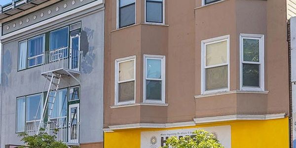 Image of apartment building at 2217 Mission Street