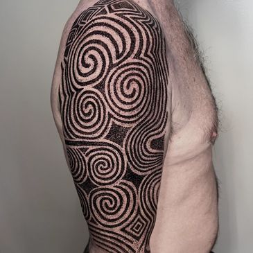 blackwork spiral - tattoo temple san diego