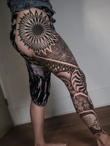 blackwork-leg-sleeve-geometric-mervin-sandiego