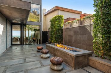 entry seats and water feature