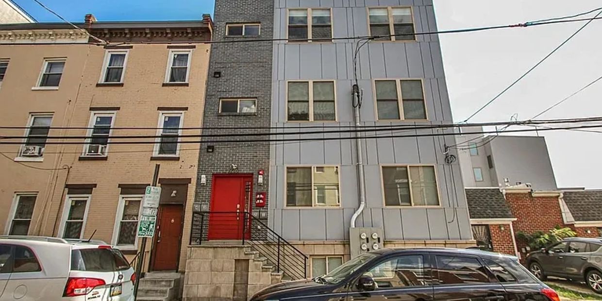 front facing view of 1926 Brown St apartment complex