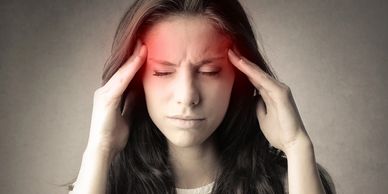 Relieve migraines by delivering a blend of pain-relieving medication & vitamins, and minerals.



