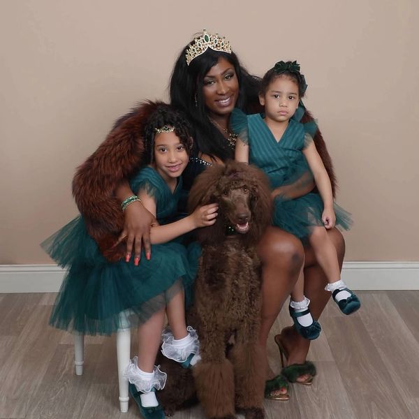 Alexus Humbolt and her Daughters.