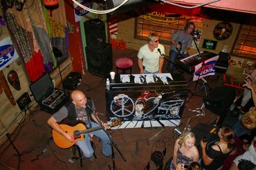 Phil Vassar ignites fans at The Powerhouse Pub Concert Venue, Folsom, CA Photos by Kristy Urain