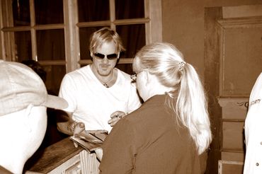 Phil Vassar was friendly and personable as he tended to his excited fans in Folsom, CA.