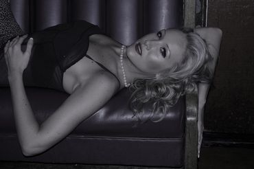 A vintage story retold at the Scarlett's lounge in Folsom, CA, with Sapphire Romance Photography