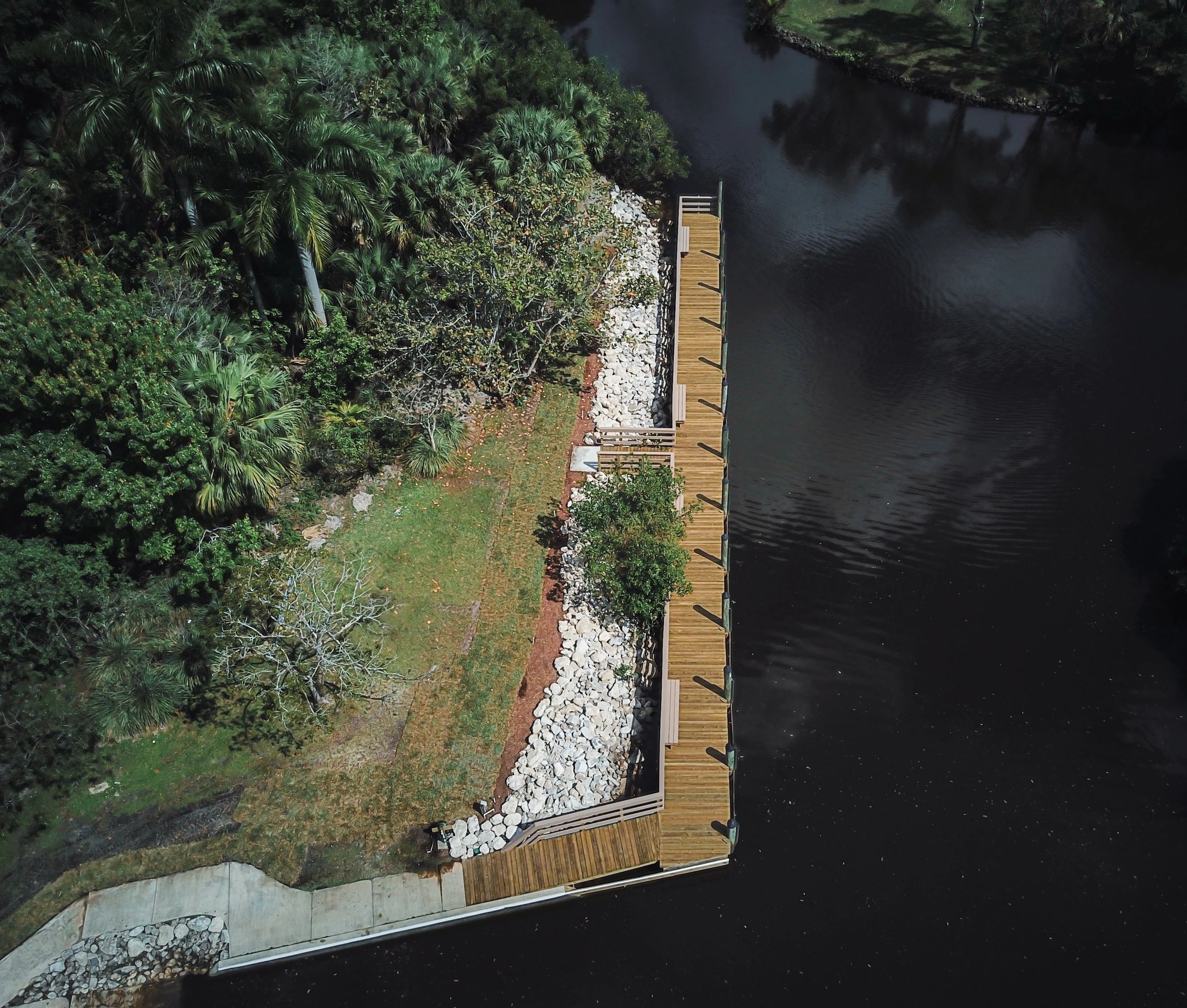 New dock construction in Palm City, Florida. Dock services in Stuart, Hobe Sound, Jupiter, Sewalls