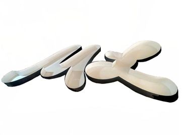 letras con curbas pronuciadas