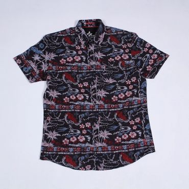 chemise à motifs et manches courtes  