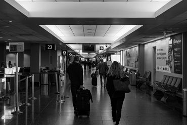 hi... don't you have a flight to catch?
san diego international airport terminal 2
leica typ 240, su