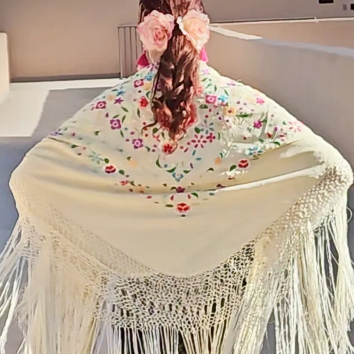 Flamenco with Shawl (Mantón)