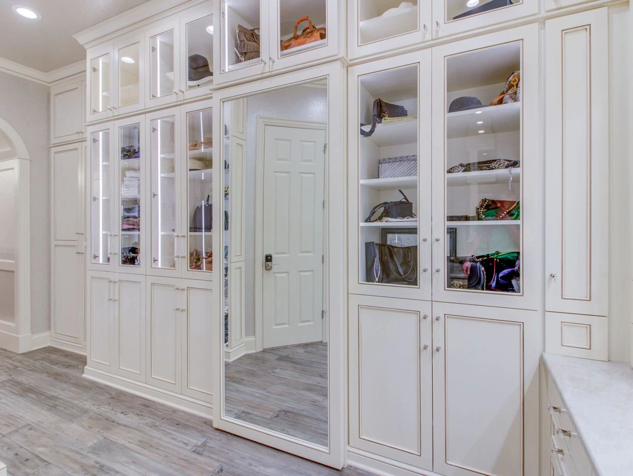 custom closet builder cabinet maker bar pantry kitchen bathroom designer near me   interior designer