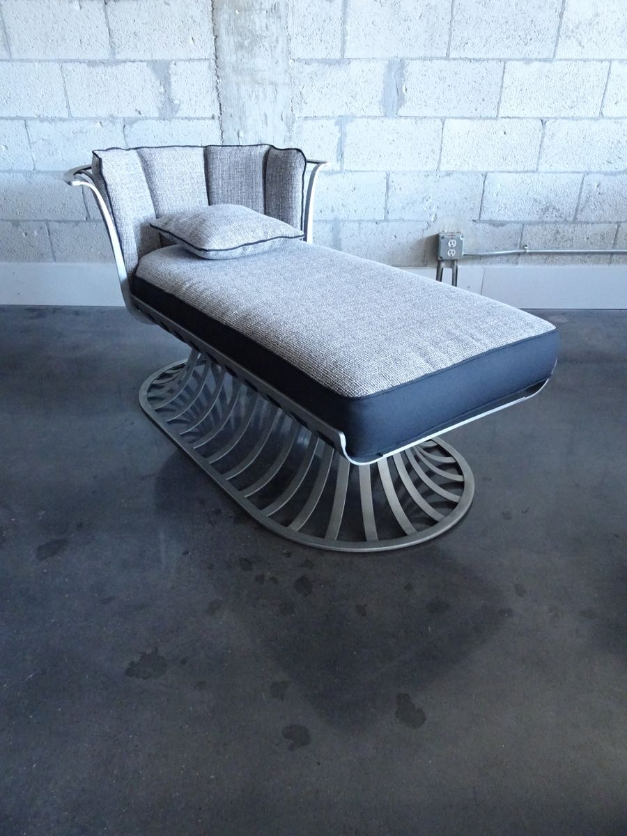 Aluminum chaise best sale lounge vintage