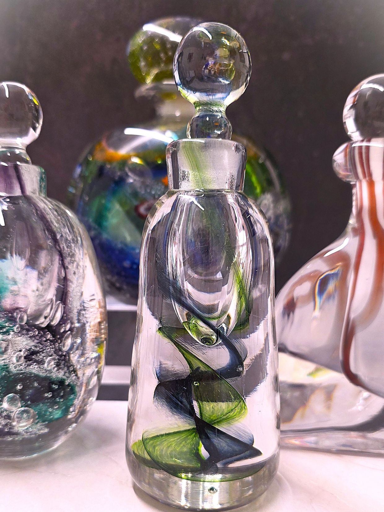 Add a touch of retro sophistication to your vanity with our stunning collection.