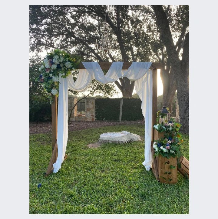 RENT FROM JEN BACKDROP AND ARCHES
2-Legged WEDDING Arch
