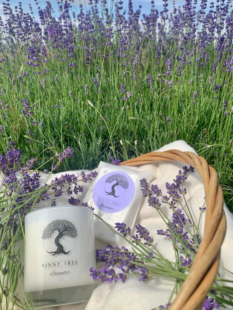 Lavender candle & wax melts by Yinny Tree