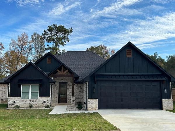 Hallsville new build/Airbnb