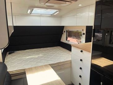 Vibe Caravans, hybrid caravan, couples caravan ,caravan layout, 