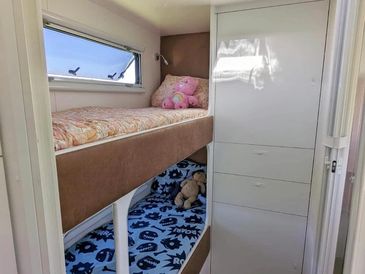 large caravan bunks, family bunk caravans, Vibe caravans layouts,family caravans, offroad caravans