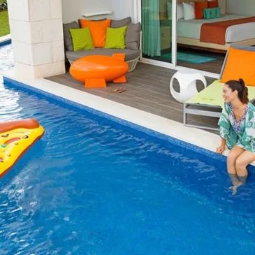 Swimming pool float
