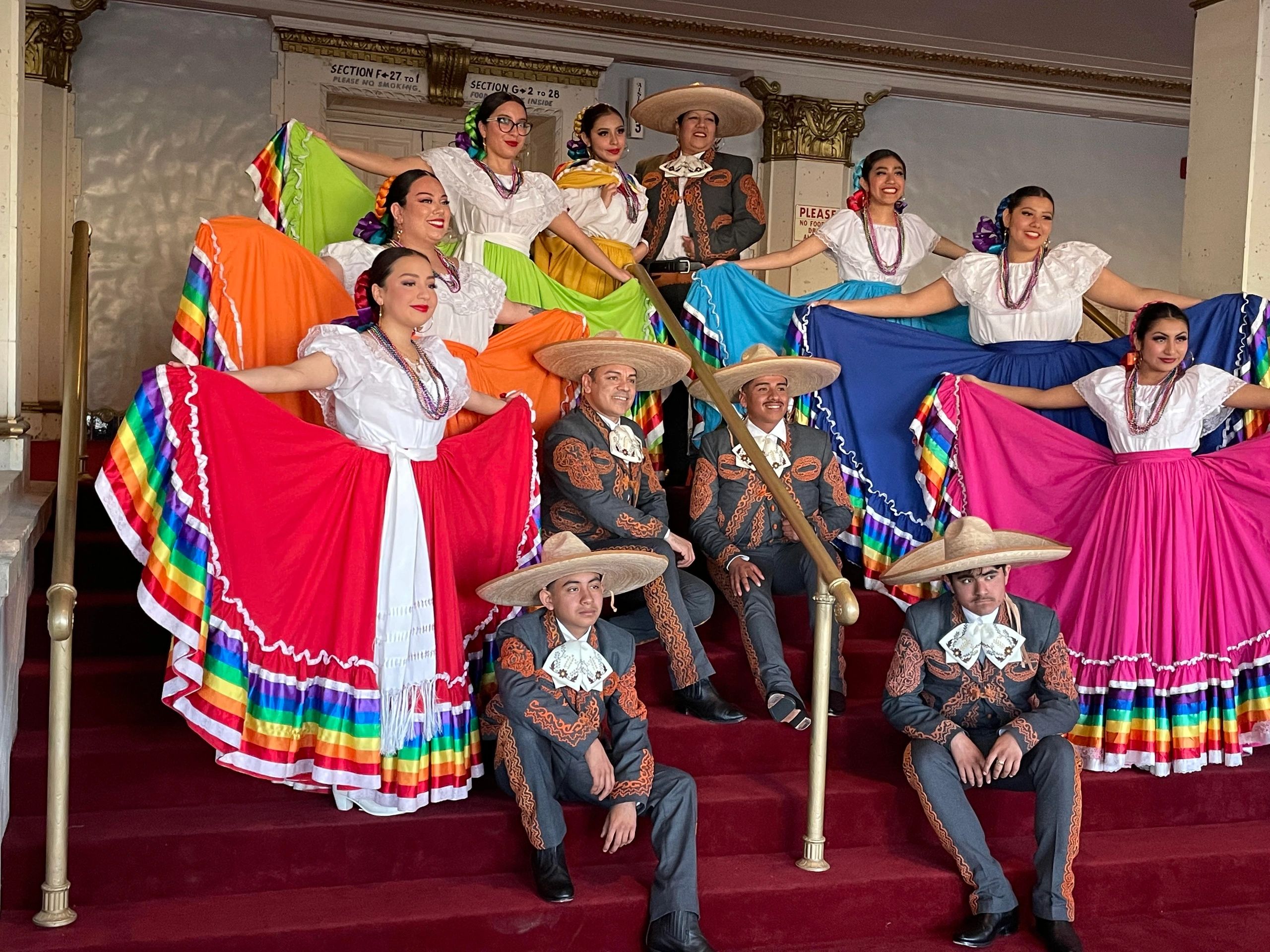 Ensamble Folclórico Colibrí - Folklorico, Academy