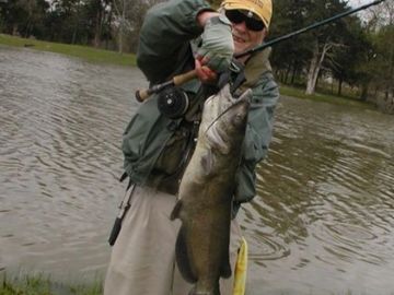 Overton Fisheries Texas Fish Farm & Hatchery Stocks Texas Lakes & Ponds with Adult Channel Catfish