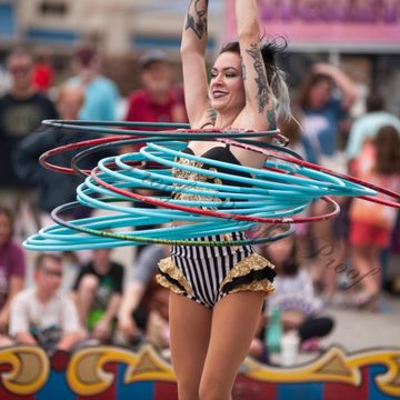 Cincinnati Queen City Stunt Circus professional entertainment performer mini circus show hoops mini