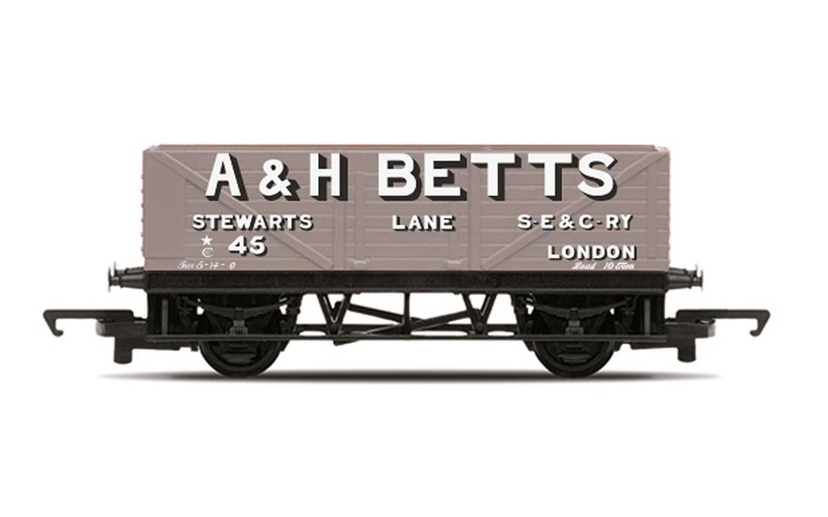 Hornby R60049 A & H Betts, Plank Wagon - Hornby Railroad Range