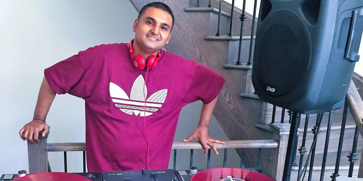 DJ RON.S By The Decks 