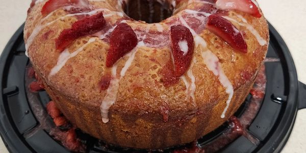 Strawberry pound cake 