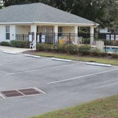 Twin Lakes Estates clubhouse and pool.