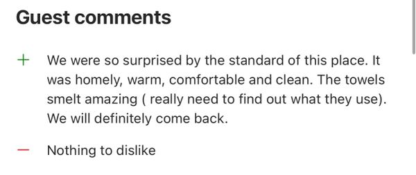 Guest comments praising a place for its homely, warm, and clean environment with amazing-smelling towels.