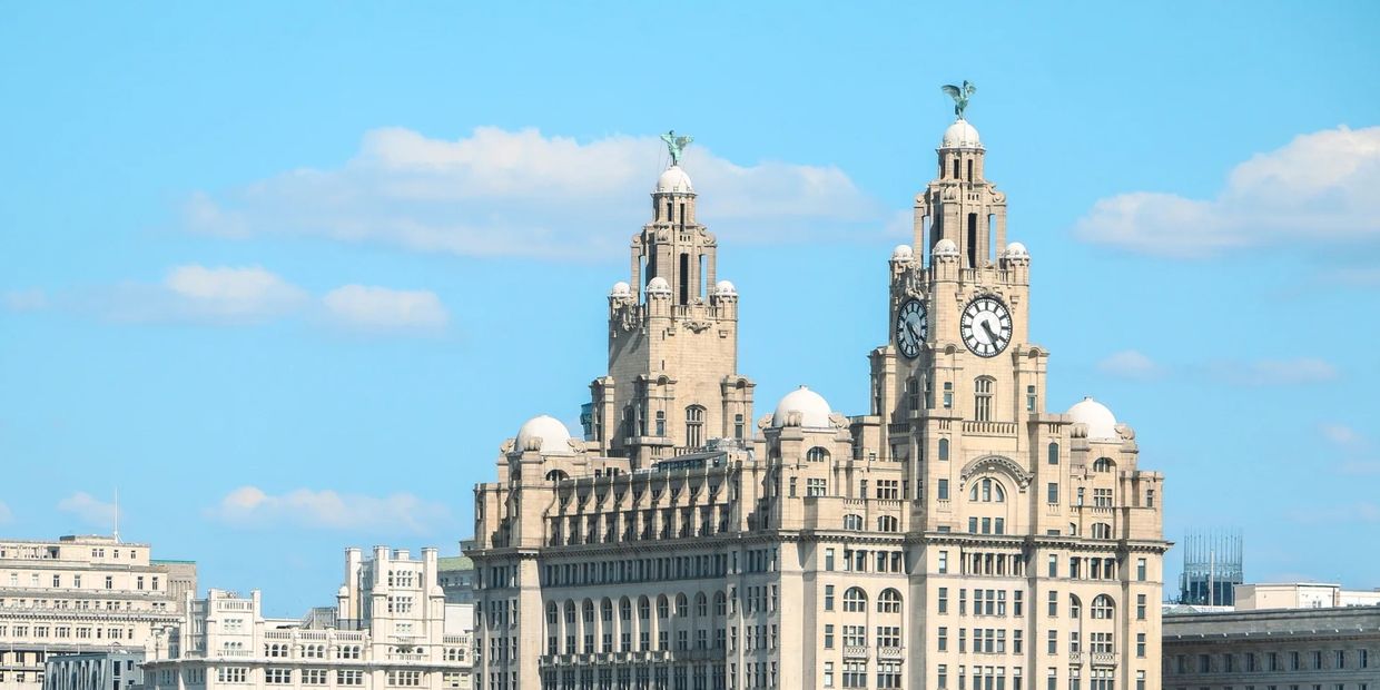 Liverpool skyline liverbirds 
