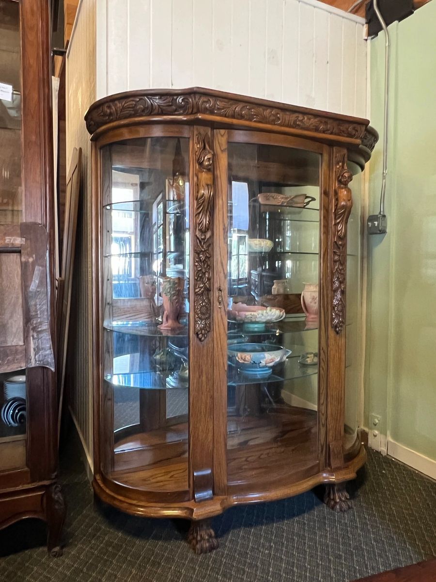 Hutches American Oak Curved Glas Display