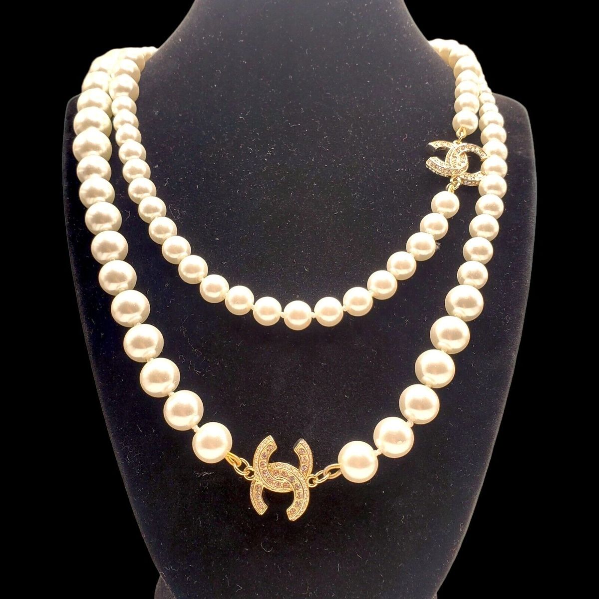 Pre-owned Authentic Chanel Pearl Double CC Pendant Vintage