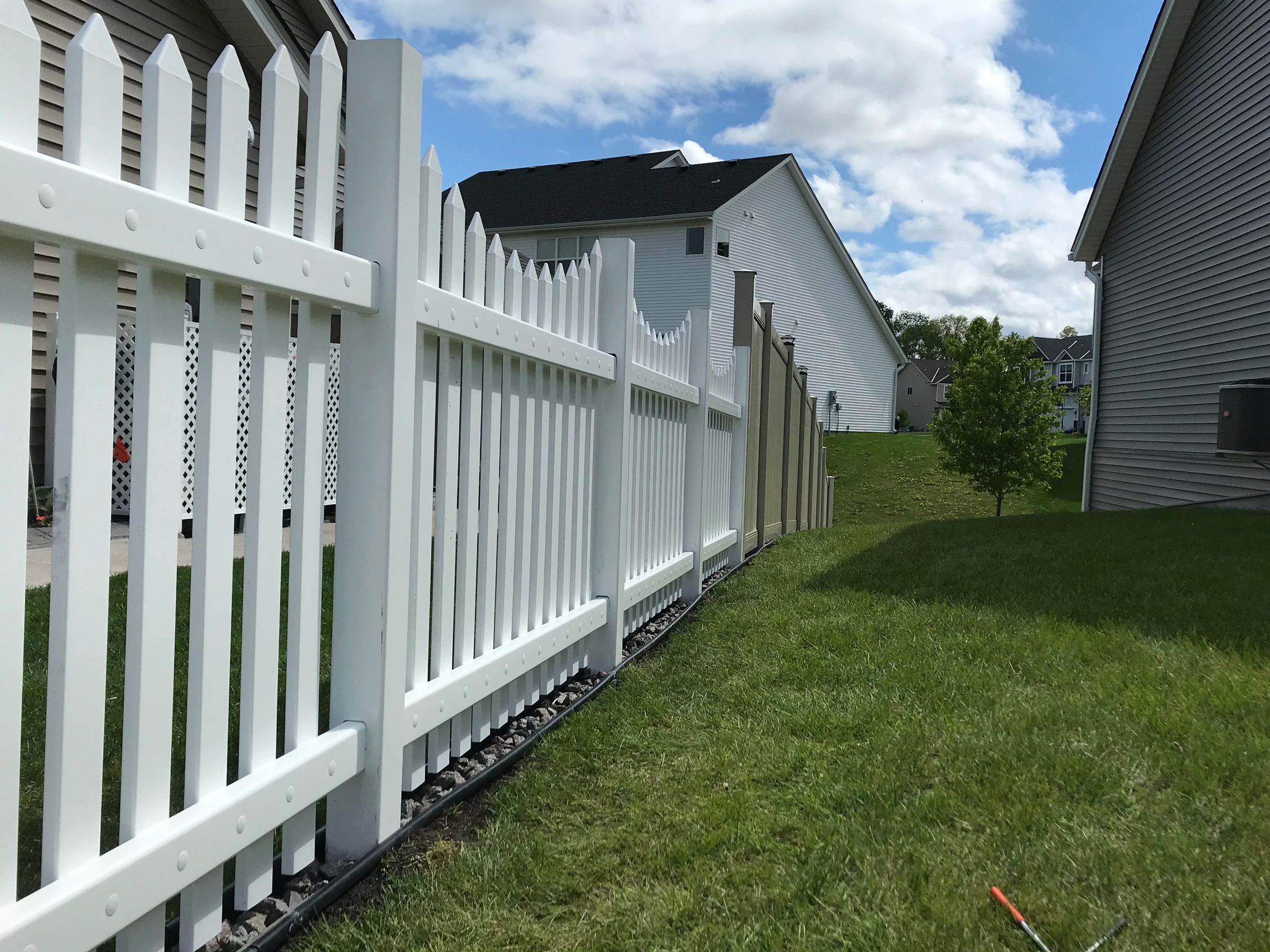 Emerald Fence LLC - Fence, Privacy Fence, Vinyl Fence, Fence Builder
